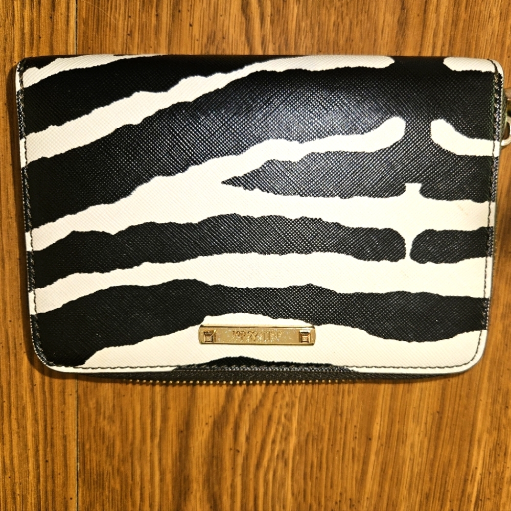 Stella & Dot Wallet Zip Around Zebra Black & White
